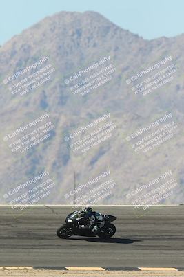 media/Oct-30-2025-Racers Edge (Thu) [[dabbdaf680]]/3-B Group/Session 2 (Bowl Exit)/